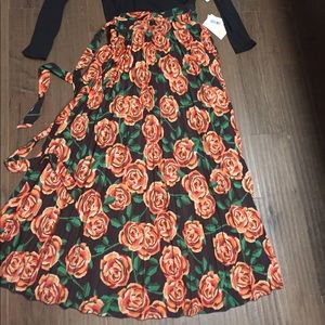 Unicorn 🦄 Lularoe Deanne Wrap skirt NWT Roses!